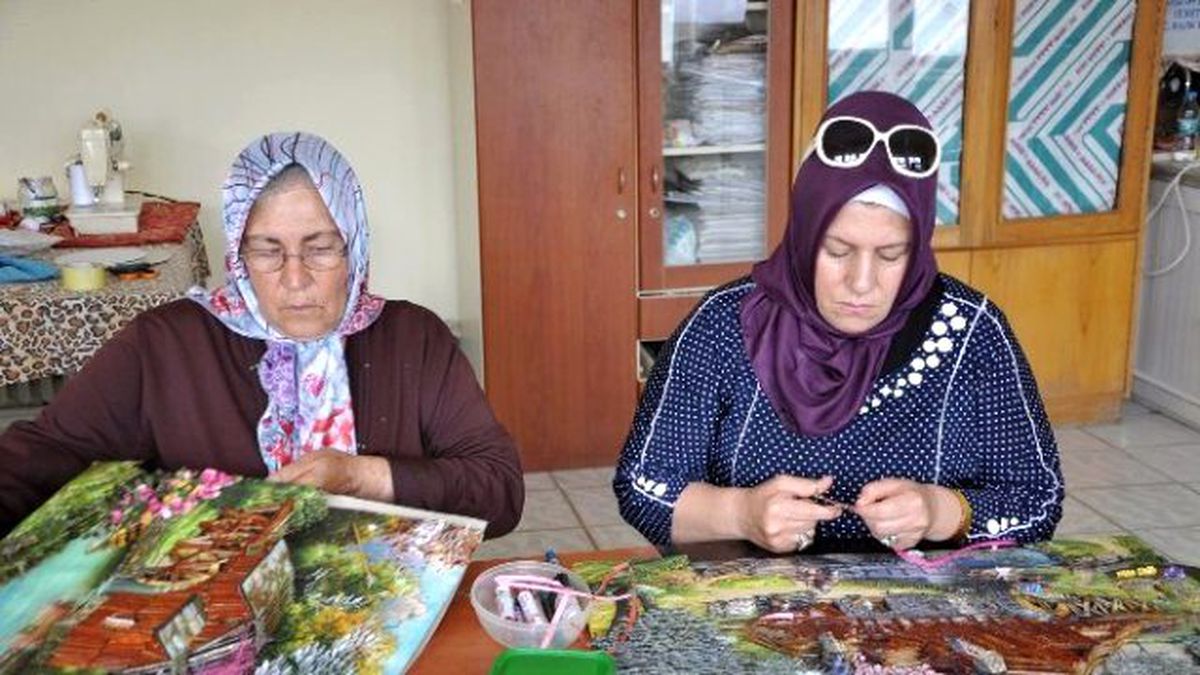 Sorgun\'da Ev Hanımları Rölyef Kursuna Yoğun İlgi Gösteriyor