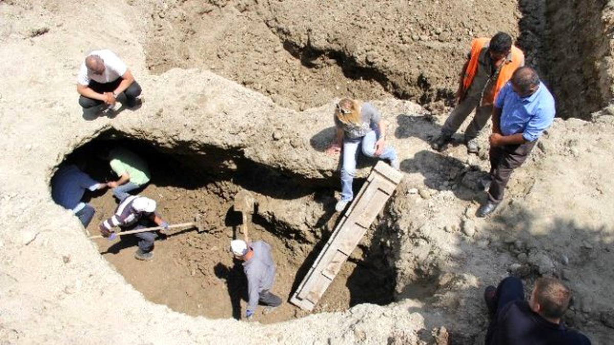 Tarihi Mezarda Kazı Çalışmaları Yeniden Başlandı