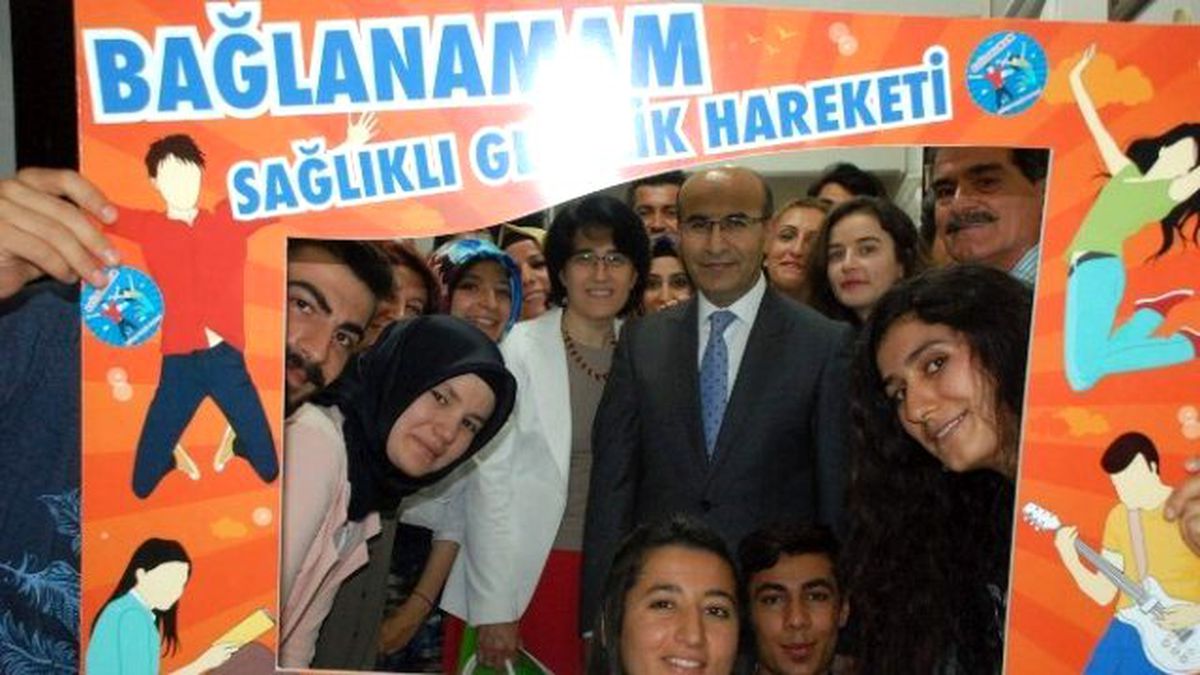 Vali Demirtaş Gençlerle Buluştu