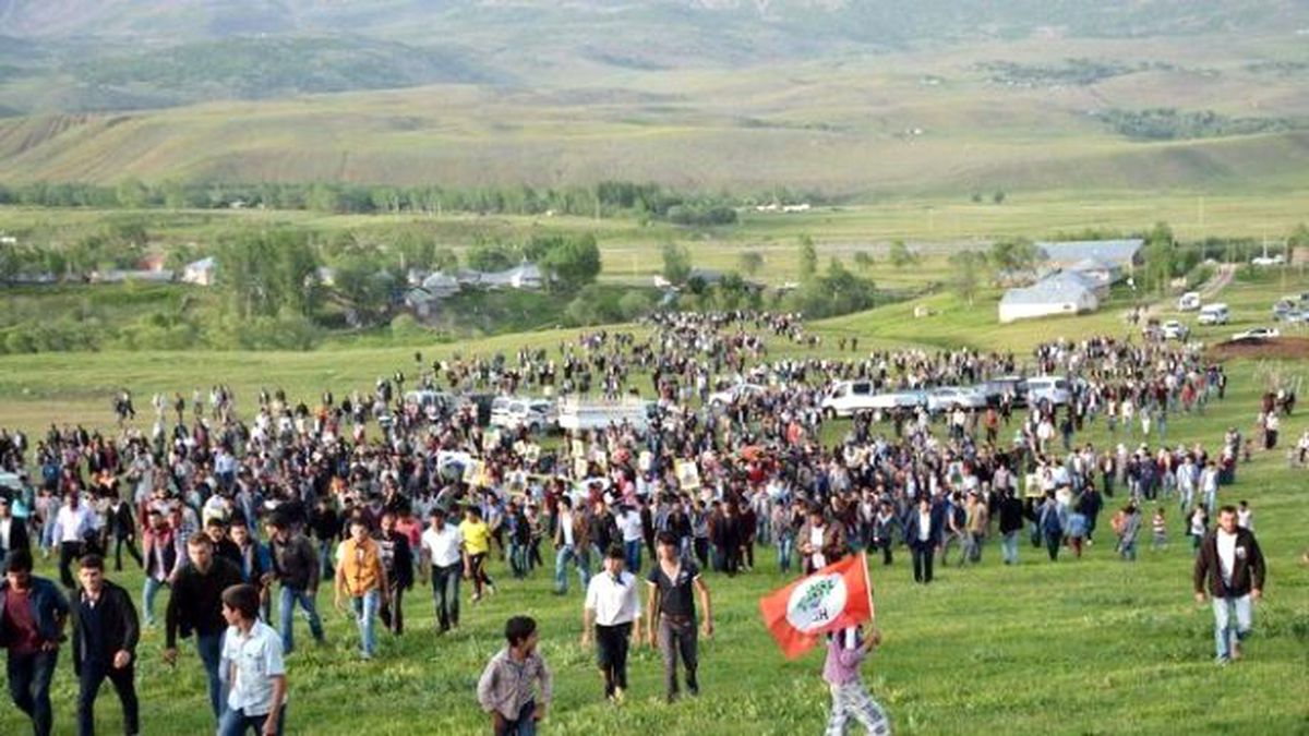 Ypg\'li Özkur Toprağa Verildi