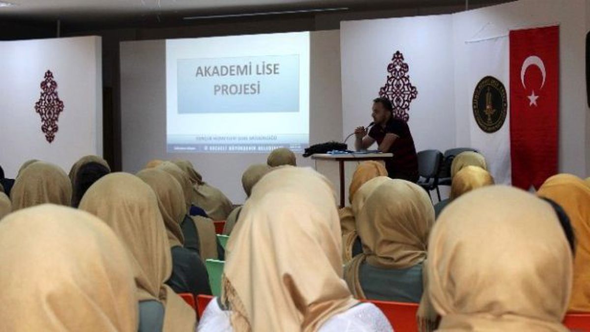 Akademi Lise Projesi" Okullarda Tanıtılıyor