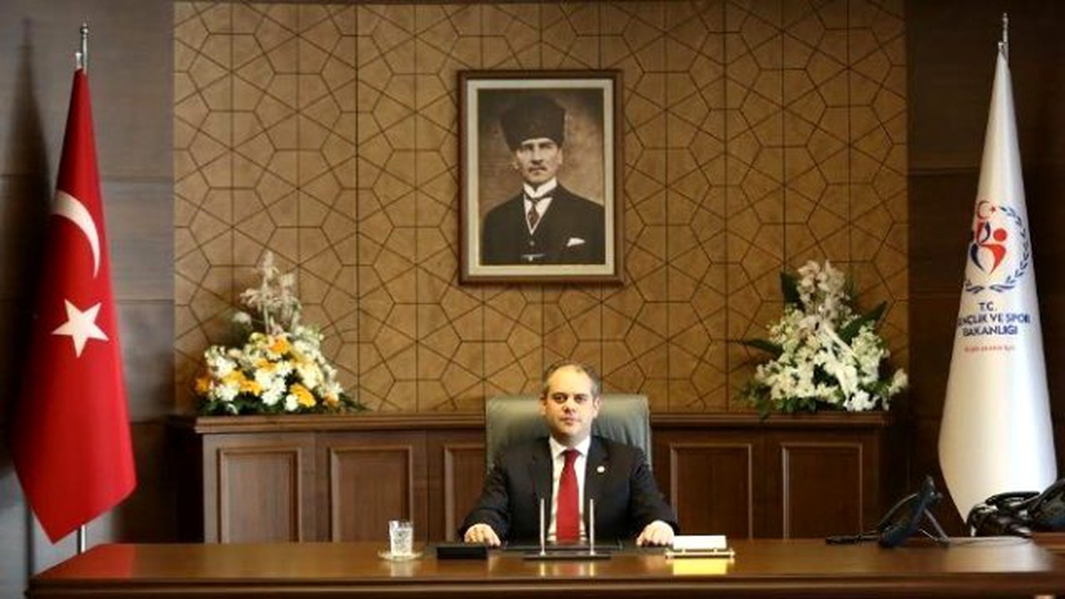 Bakan Çağatay Kılıç Galatasaray\'ı Kutladı