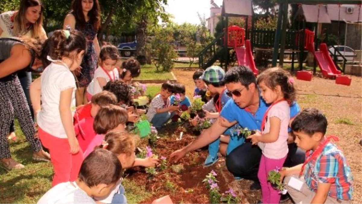 Başkan Genç, Dünya Çevre Günü Nedeniyle Çocuklarla Çiçek Dikti
