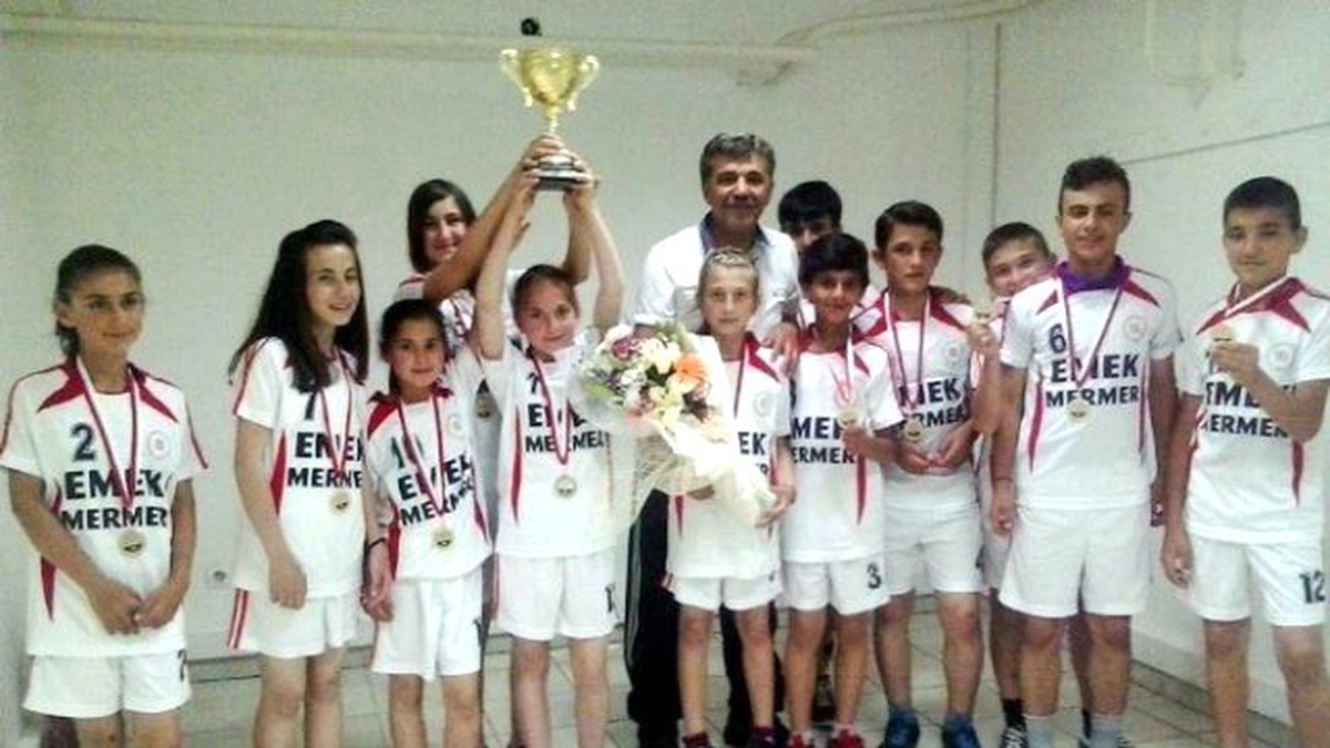 Beyşehir Beytepe Ortaokulu Çocuk Oyunları Türkiye Şampiyonu Oldu