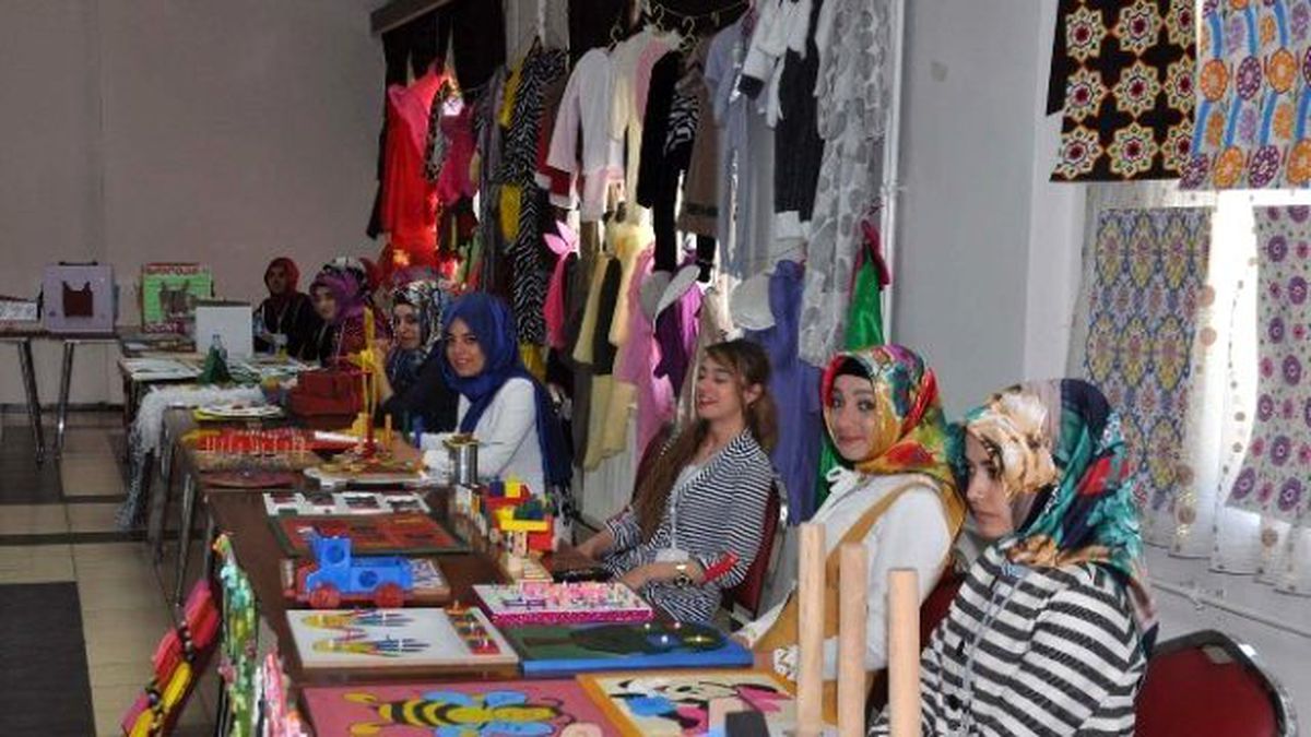Bitlis Eren Üniversitesi\'nde Yılsonu Sergisi