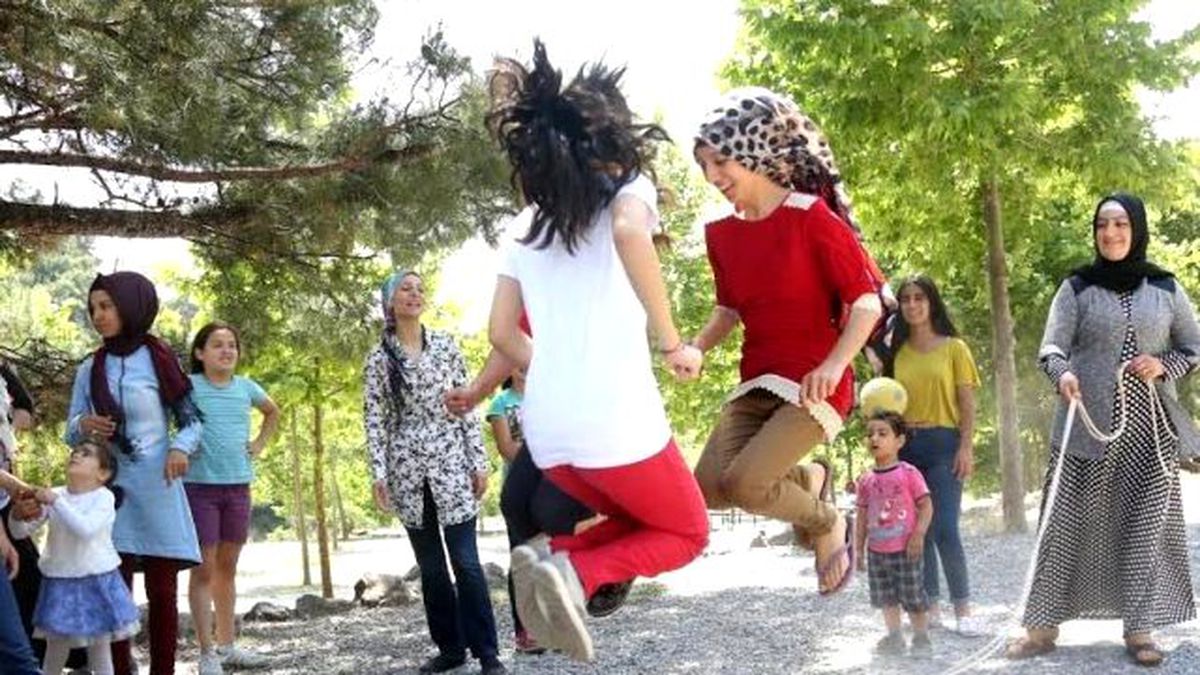 Bornova\'da Kadınlara İş Garantili Meslek Edindirme Kursu