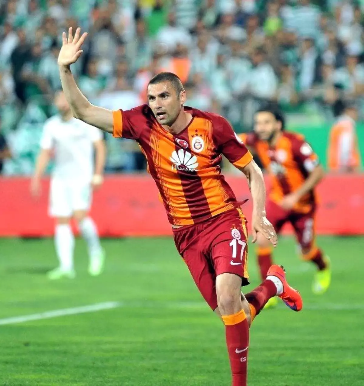 Burak Yılmaz\'dan Kariyerinde Bir İlk