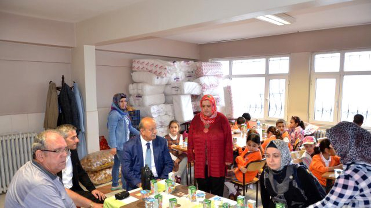 Çevreci Minik Öğrenciler Pankartlarla Uyardı