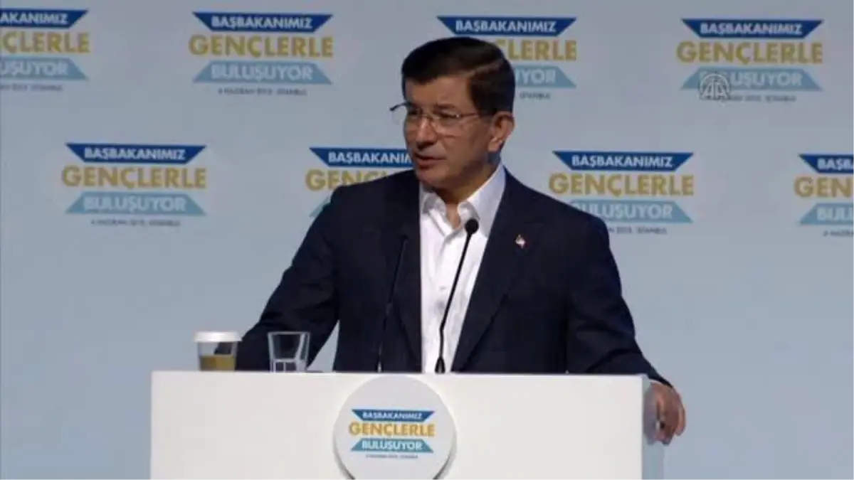 Davutoğlu: "Şefliğin Olduğu Yerde Onurlu Vatandaş Olmaz"