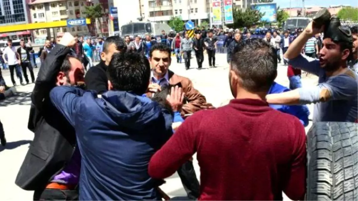 Erzurum\'da Hdp Mitingi Öncesi Olaylar Çıktı (3)