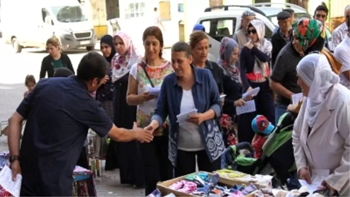 HDP Milletvekili Adaylarından Miting İçin Bildiri Dağıtımı