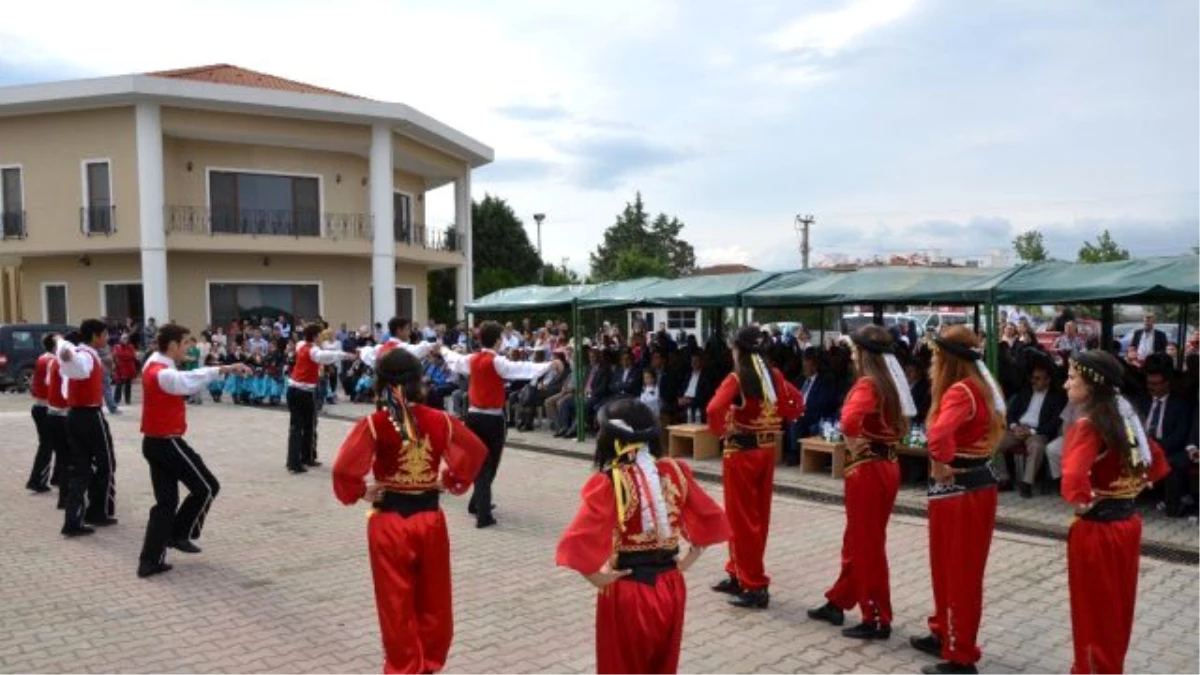 İznik Halk Eğitim Merkezi Yılsonu Sergisi Düzenledi