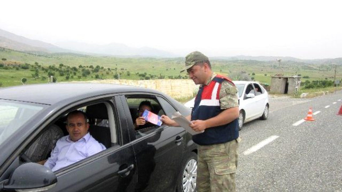 Jandarma, Kırsal Kesimdeki Vatandaşları \'Kadına Yönelik Şiddetin Önlenmesi\' Konusunda Bilinçlendirdi