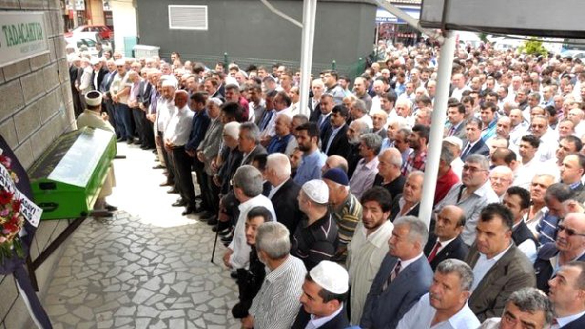 Kalp Krizi Geçiren Belediye Meclis Üyesi Son Yolculuğuan Uğurlandı