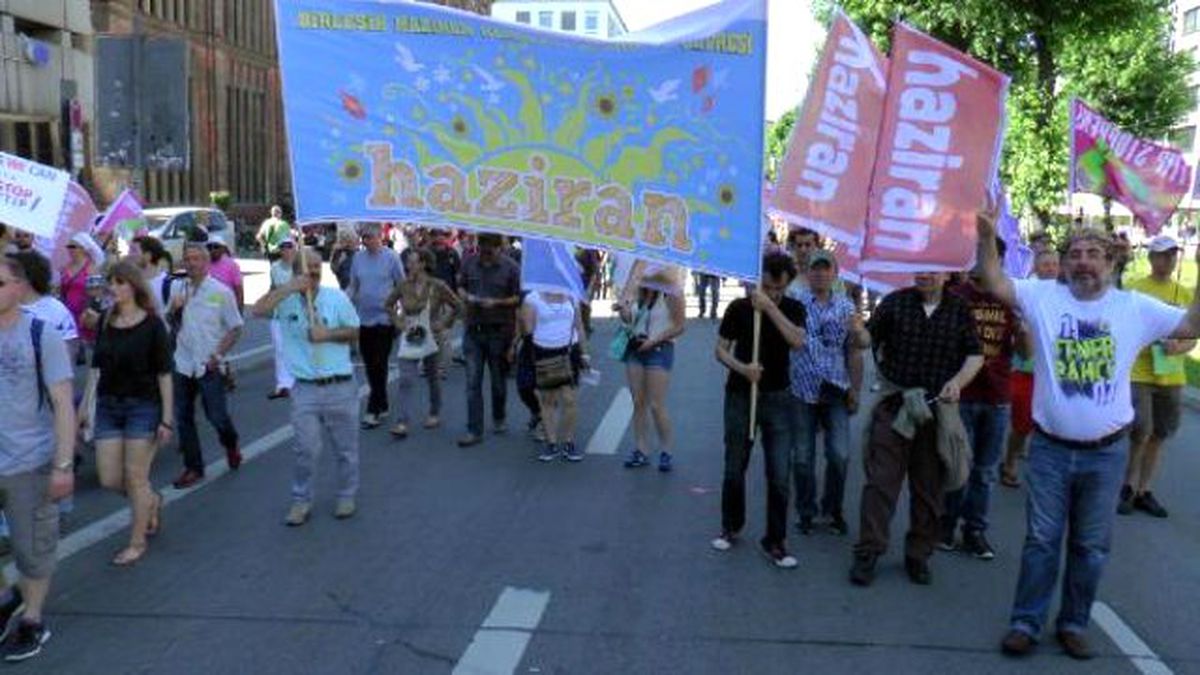 Münih\'te Binlerce Kişi G7 Zirvesini Protesto Etti