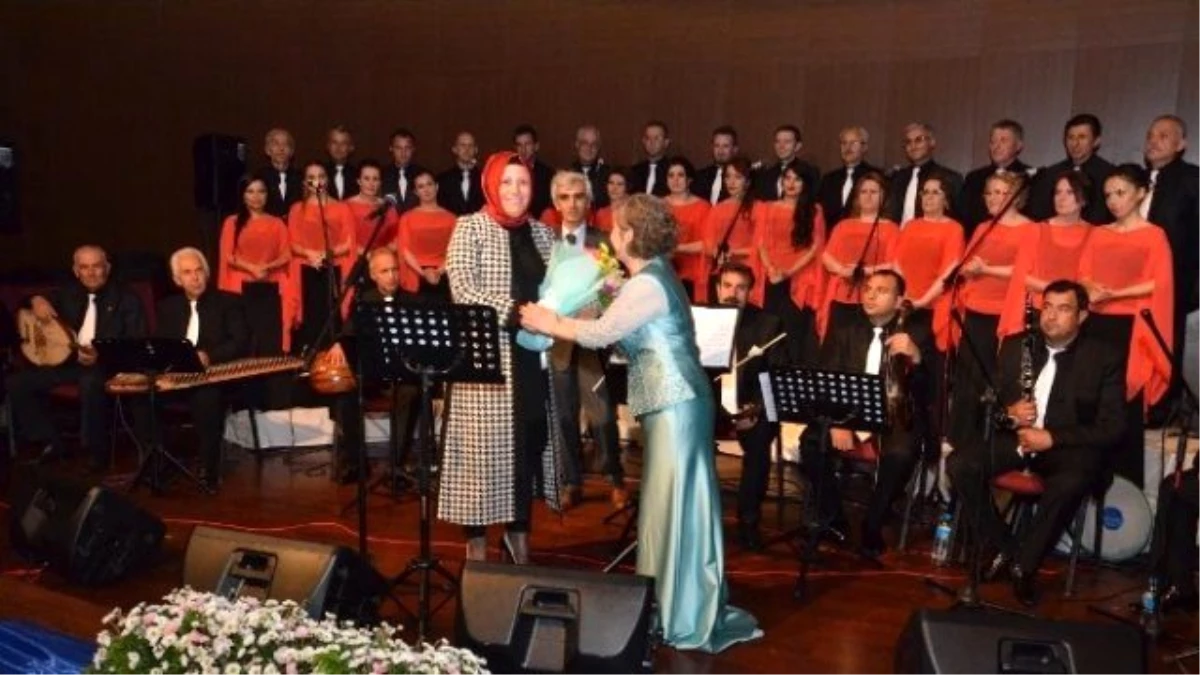 Türk Sanat Müziği Konseri Düzcelileri Büyüledi