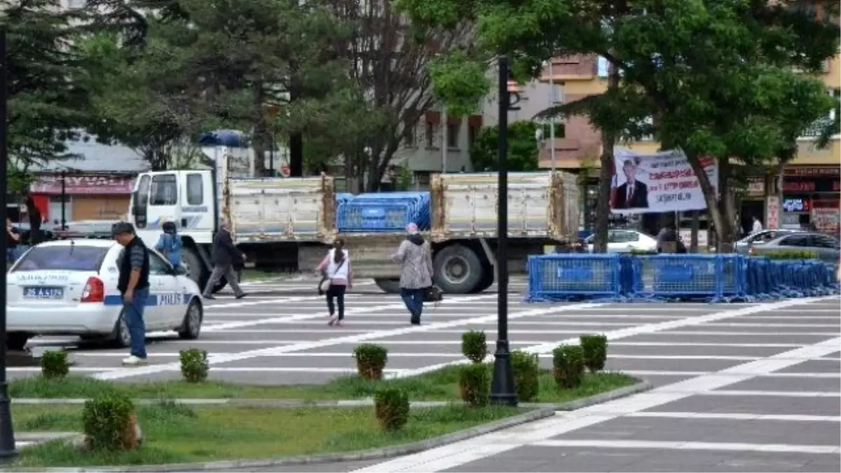 Vilayet Meydanı Cumhurbaşkanı Erdoğan\'a Hazırlanıyor