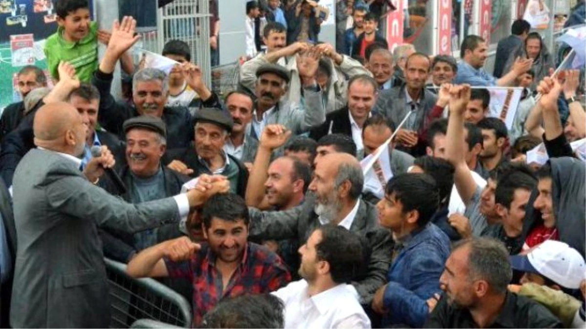 Bağımsız Aday Seçmenlerle Birlikte Islandı