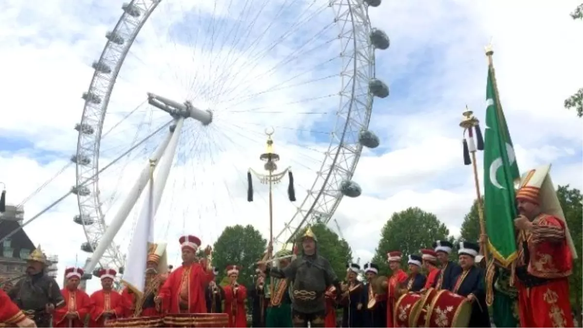 Bursa Mehter Takımı Londra\'yı Fethetti