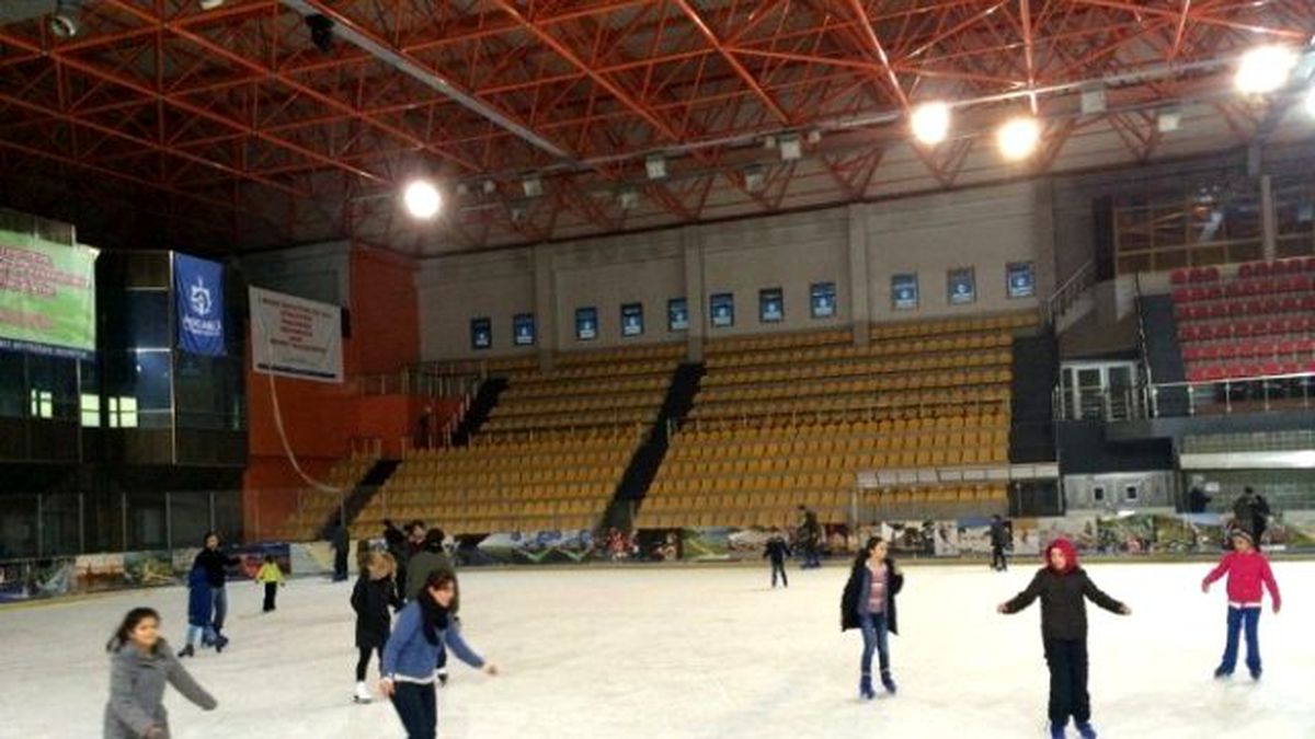Büyükşehir\'den Başarılı Öğrenciye Karne Hediyesi