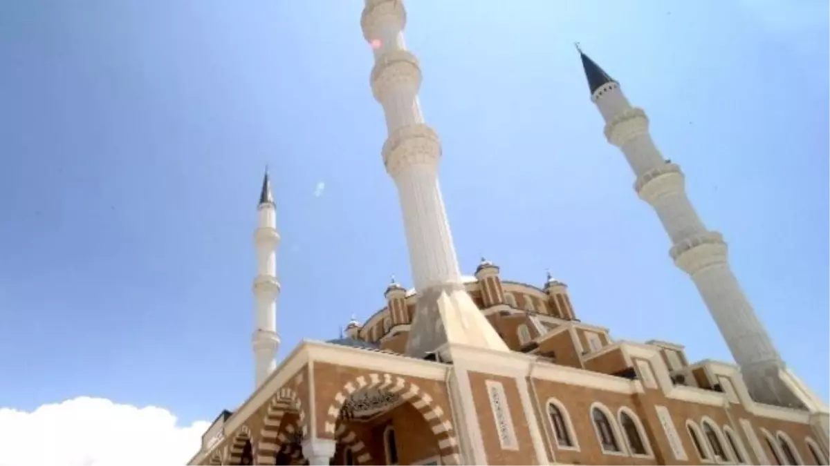 Çorum Akşemseddin Cami İbadete Açıldı