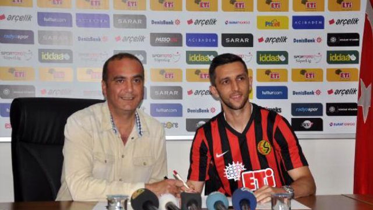 Eskişehirspor Muarem Muarem\'le 3 Yıllık Sözleşme İmzaladı