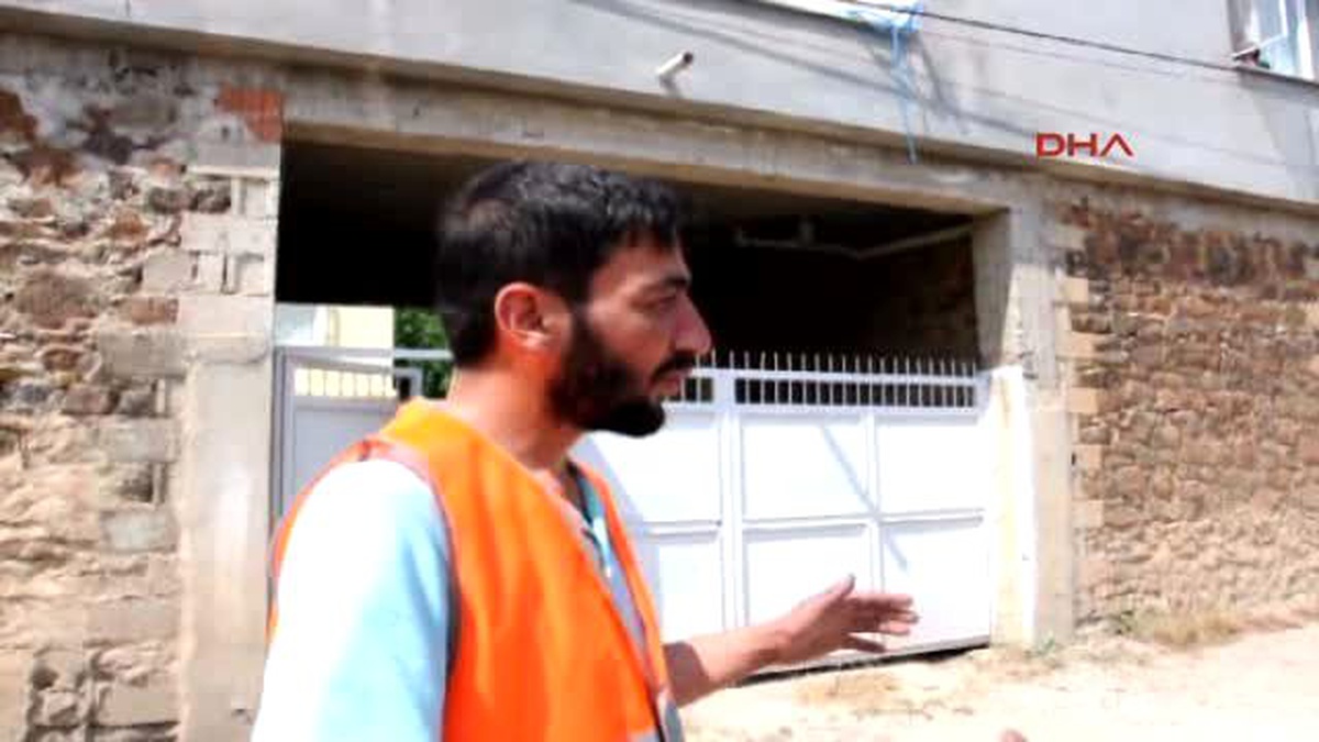 Gaziantep Yanan Otomobilden Kaçak Sigara Çıktı