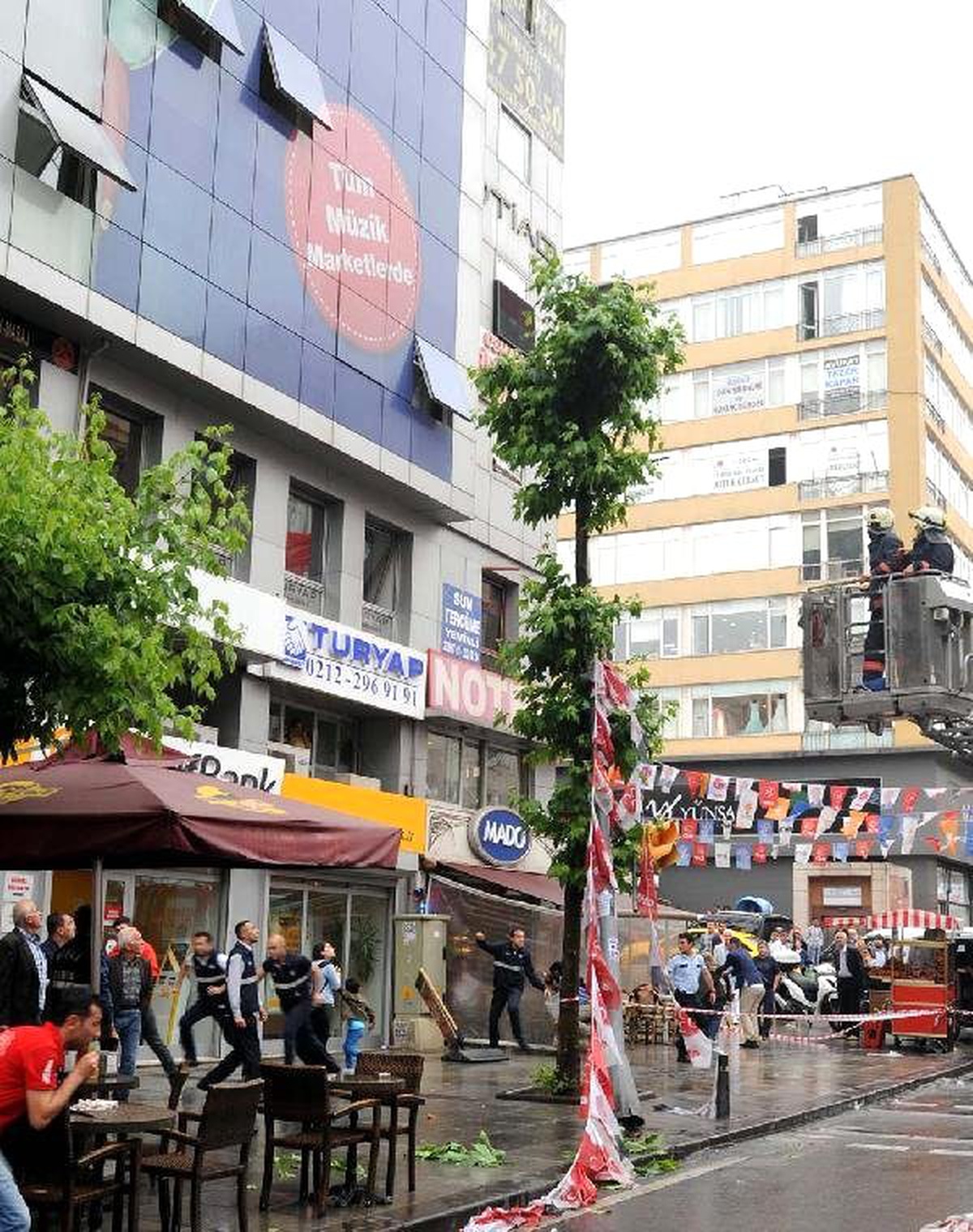 İstanbul\'da Yağış Hayatı Olumsuz Etkiledi