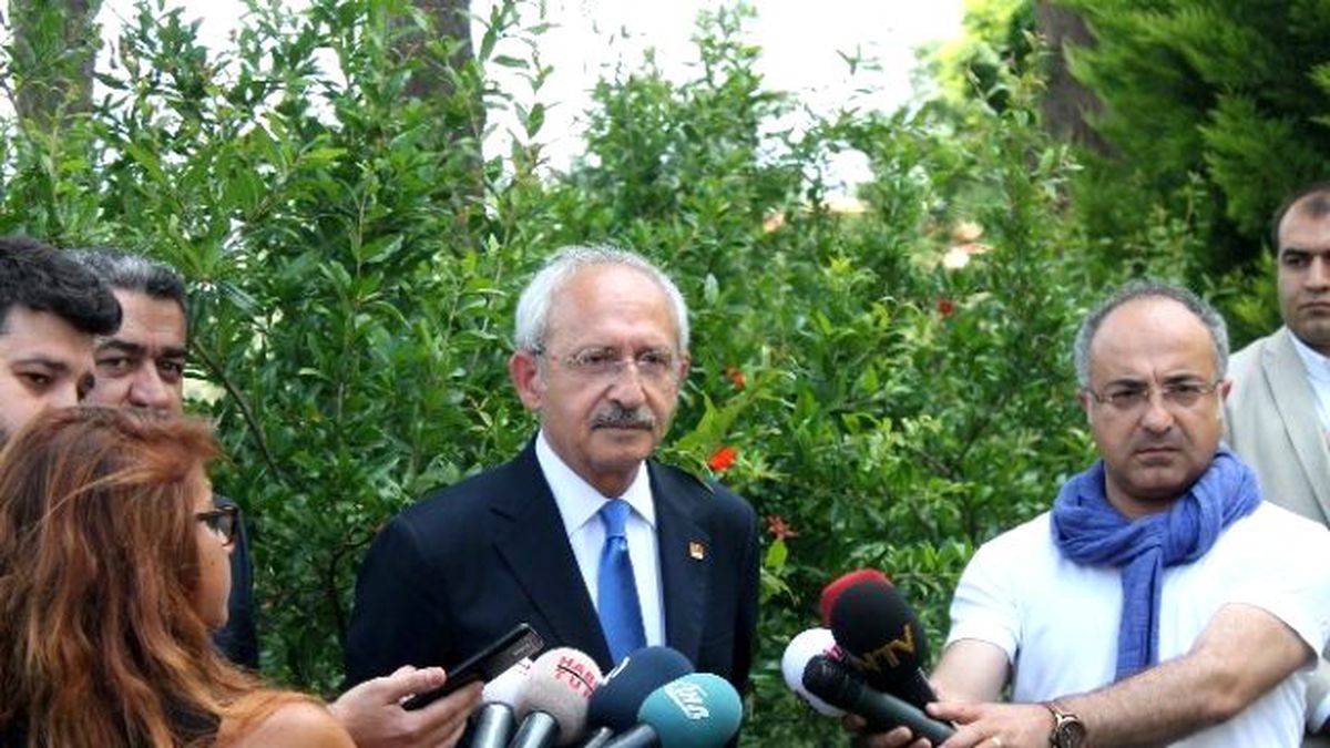 Kılıçdaroğlu İzmir\'de Gazetecilerin Sorularını Yanıtladı