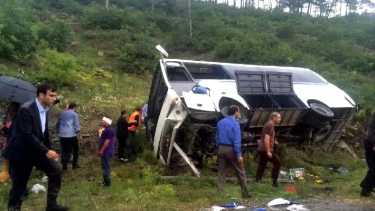 Piknik Dönüşü Kaza: 12 Öğrenci Yaralandı