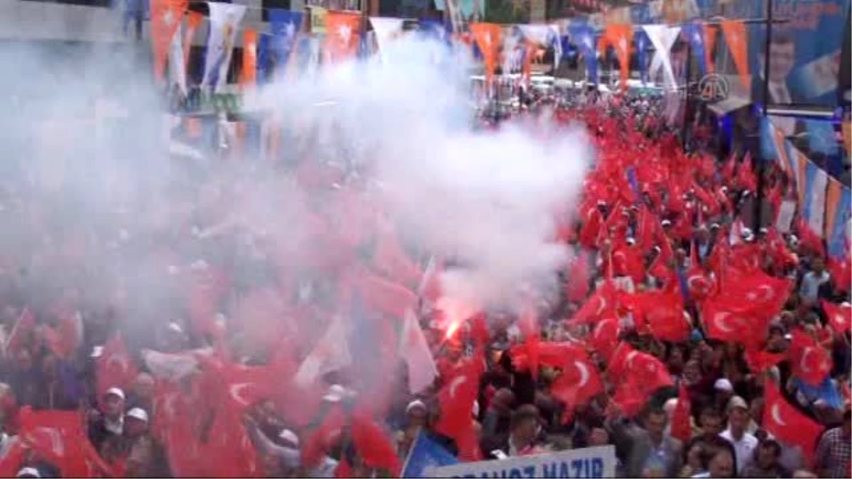 Rize\'de Cumhurbaşkanı Erdoğan İçin Destek Yürüyüşü