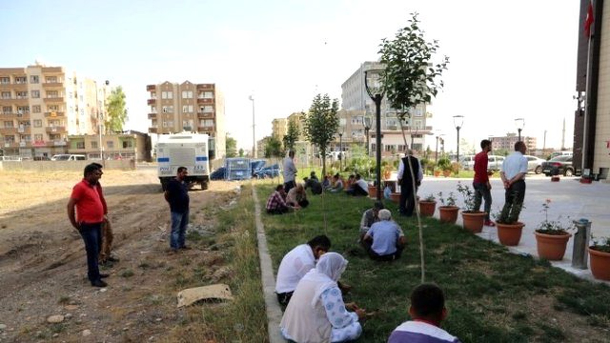Silopi\'de Şafak Baskınında Gözaltına Alınanlar Adliyede