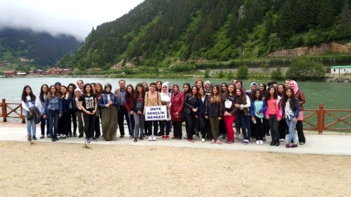 Ünyeli Gençler Trabzon\'u Gezdi