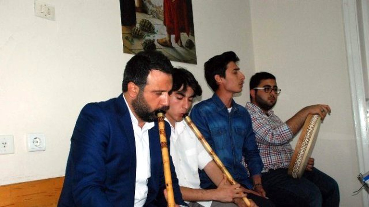 Vali Demirtaş\'tan Neyzenler Derneği\'ne Ziyaret
