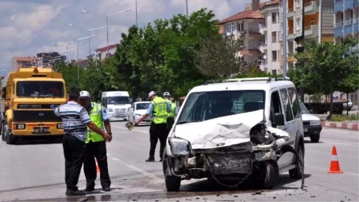 Yozgat\'ta Trafik Kazası : 3 Yaralı