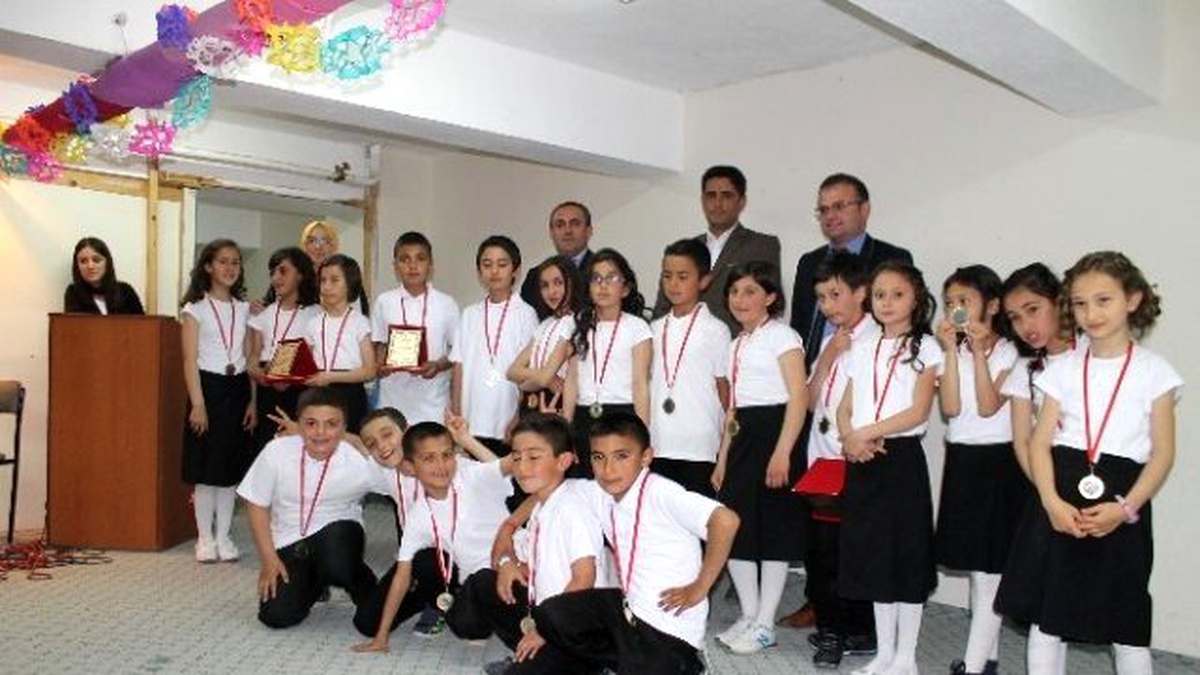 Akdağmadeni 75. Yıl Cumhuriyet İlkokulundan Yıl Sonu Etkinliği