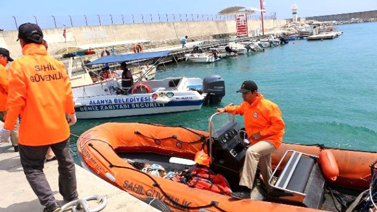 Alanya\'da Denizden Ceset Çıkarıldı