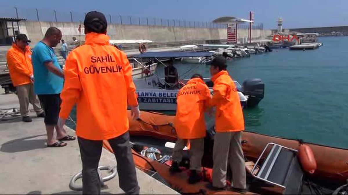 Alanya?da Denizden Çürümüş Ceset Çıkarıldı