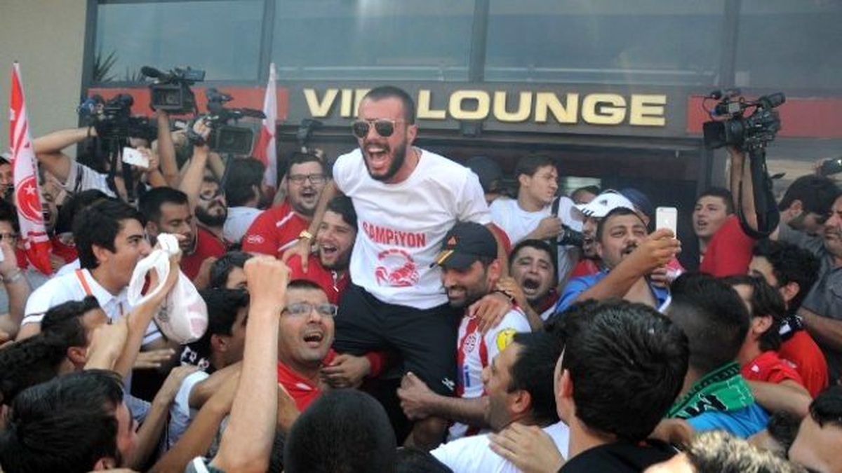Antalyaspor\'a Coşkulu Karşılama