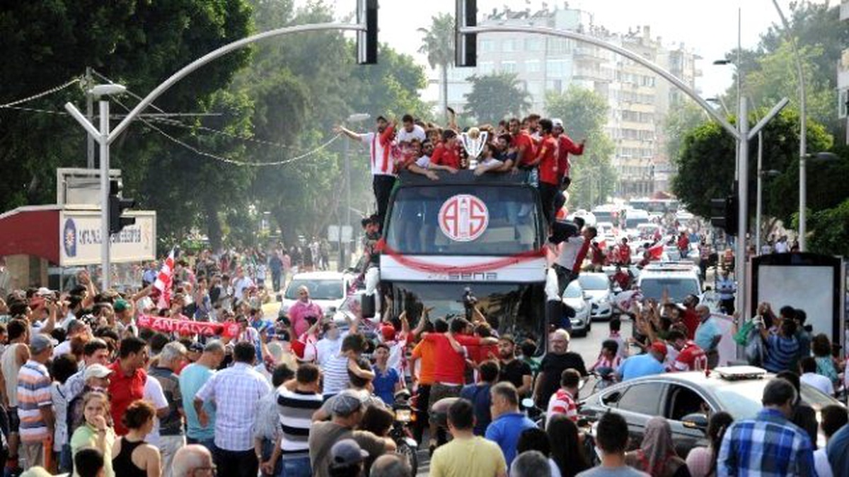 Antalyaspor, Sevincini Şehre Yaydı
