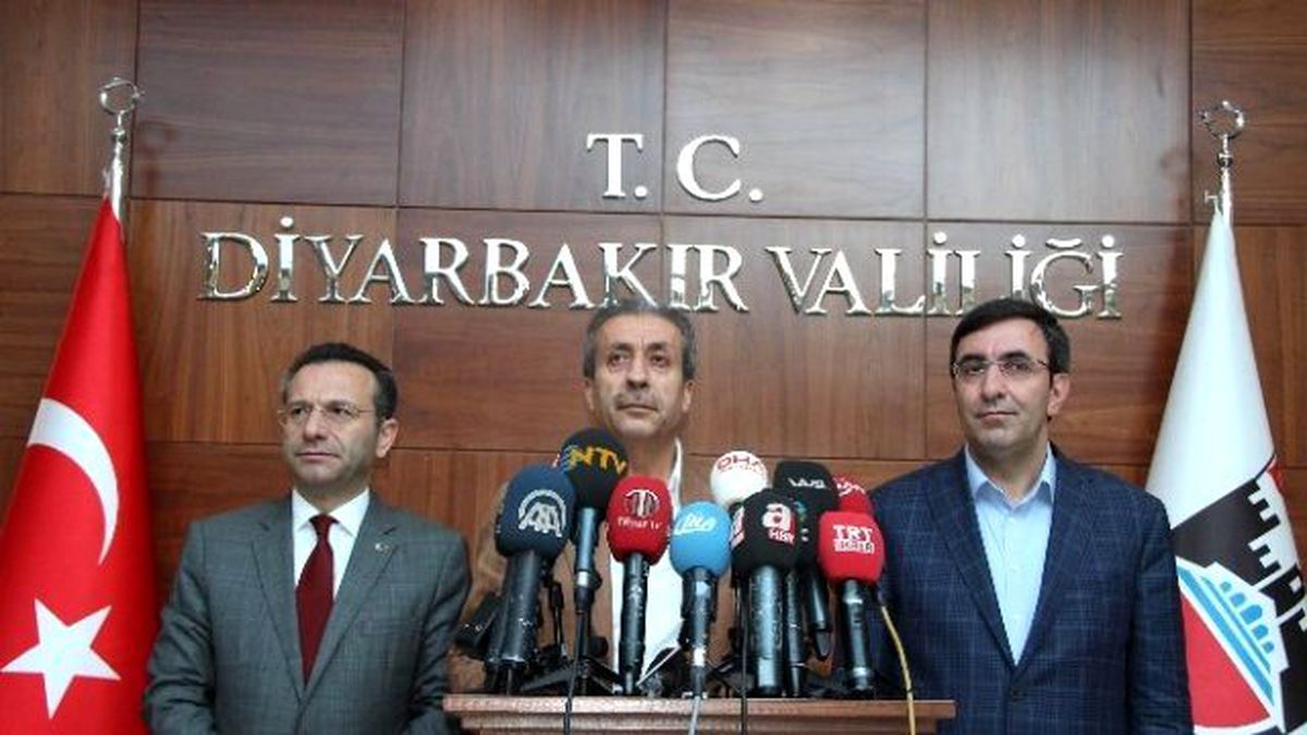 Bakanlardan Mitingdeki Patlamalara İlişkin Açıklamalar
