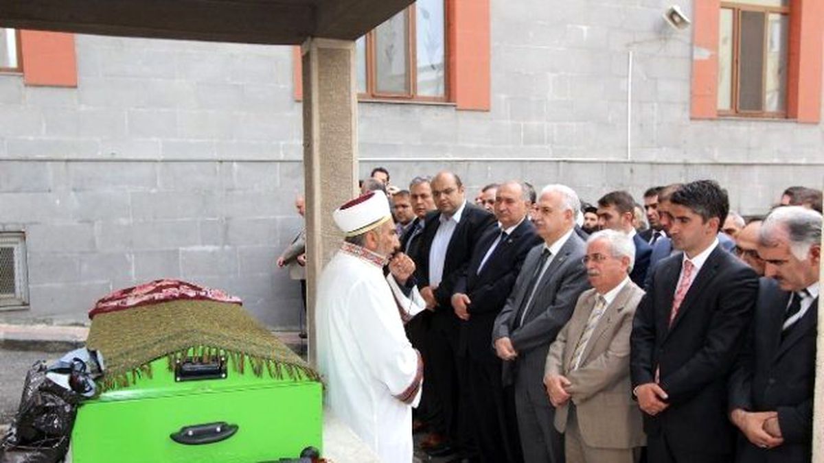 Başkan Orhan, Babaannesini Kaybetti…