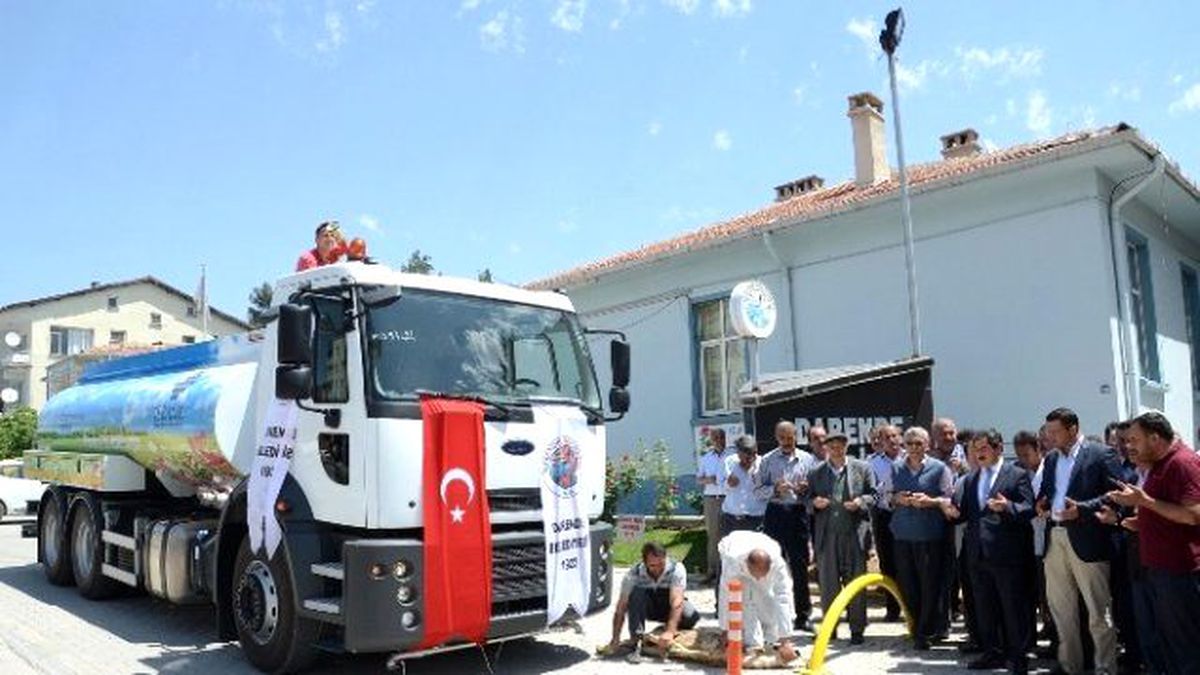 Çevre Bakanlığı Darende Belediyesine Arazöz Hibe Etti