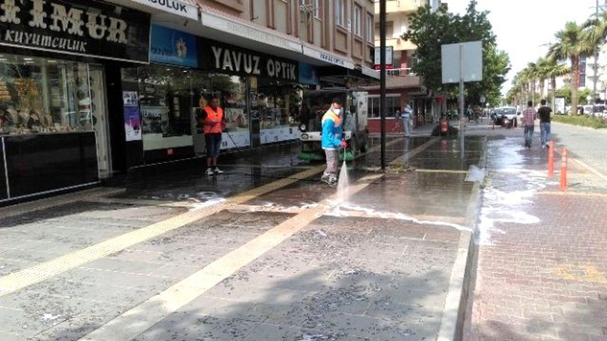 Didim\'de Sokak, Cadde ve Duraklar Temizleniyor