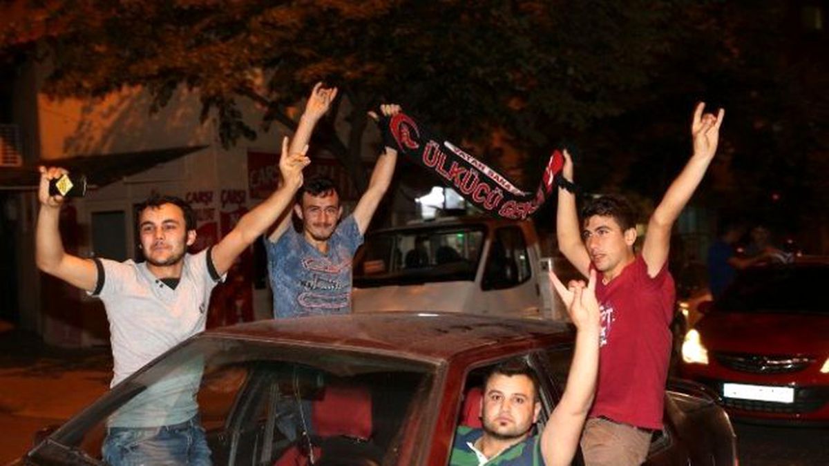 MHP\'den Yüzlerce Araçlık Konvoy