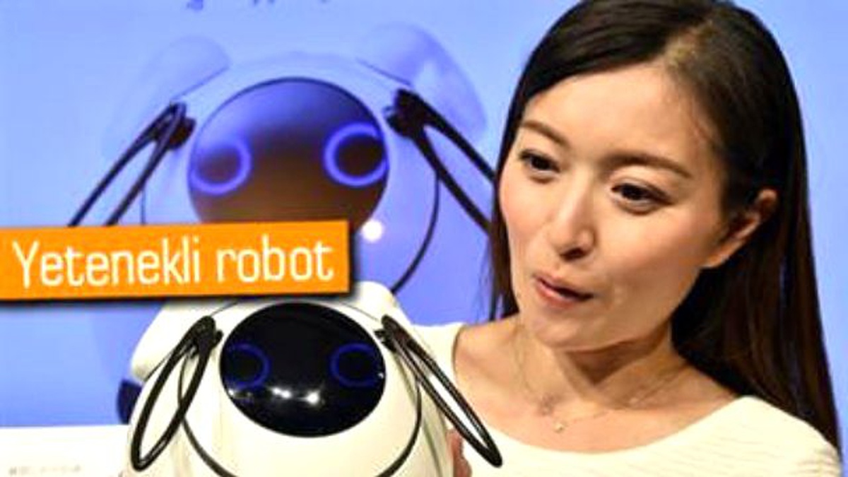 Muhabbet Eden, Fal Bakan Robot