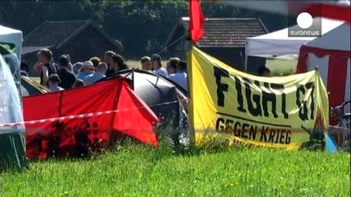 Münih\'te Binlerce Kişi G-7 Zirvesi\'ni Protesto Etti