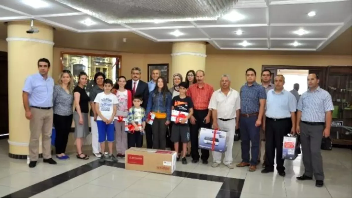Nazilli\'de En Çok Atık Pil Toplayan Okullar Ödüllendirildi