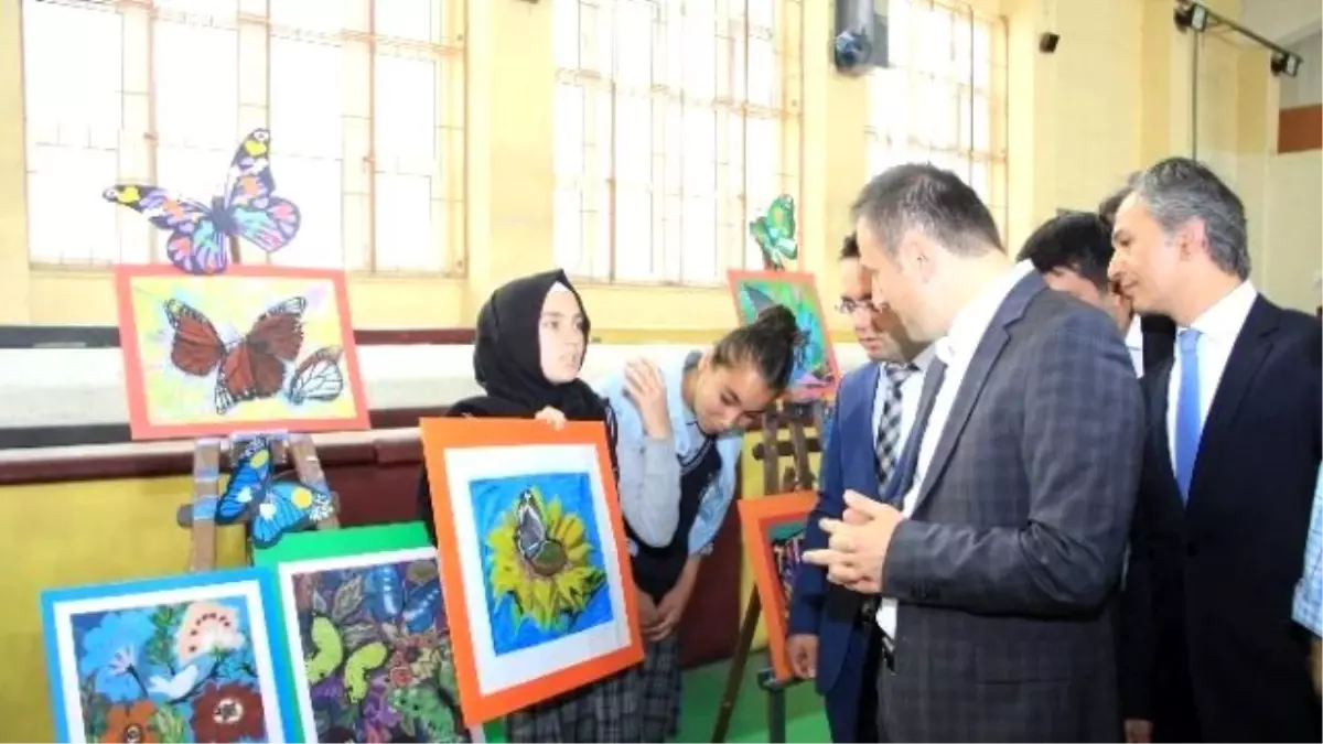 Oltu'da Okulların Yıl Sonu Resim Sergisi Açıldı