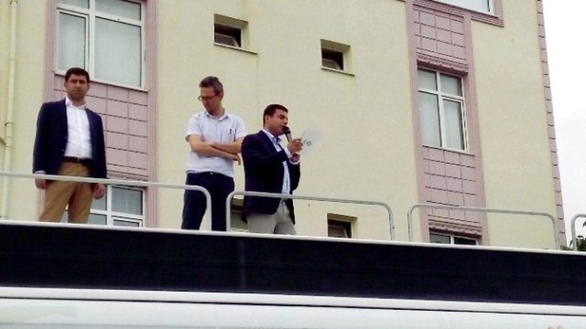 Selahattin Demirtaş: "Sizin Milletvekiliniz Olacağım"